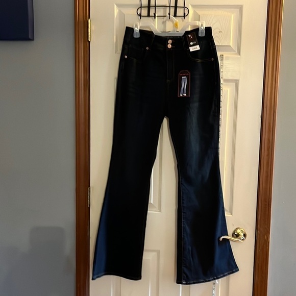 NWT-no boundaries-size 13-dark wash-double button, high-rise flare, jeans - Picture 2 of 12